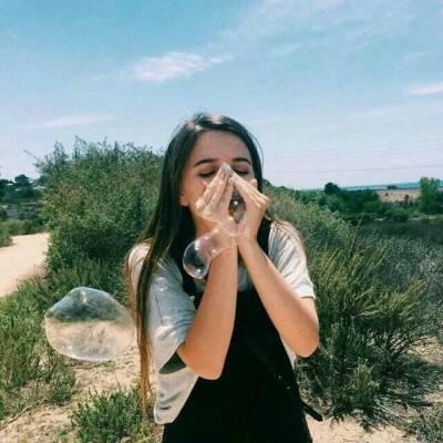 秦刚谈中俄关系：世界越是动荡不安 中俄关系越应稳步向前